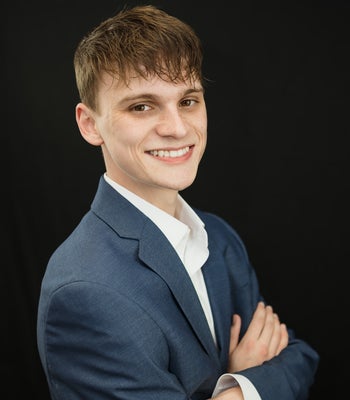 Portrait of Gavin Gilliam, Realtor®.